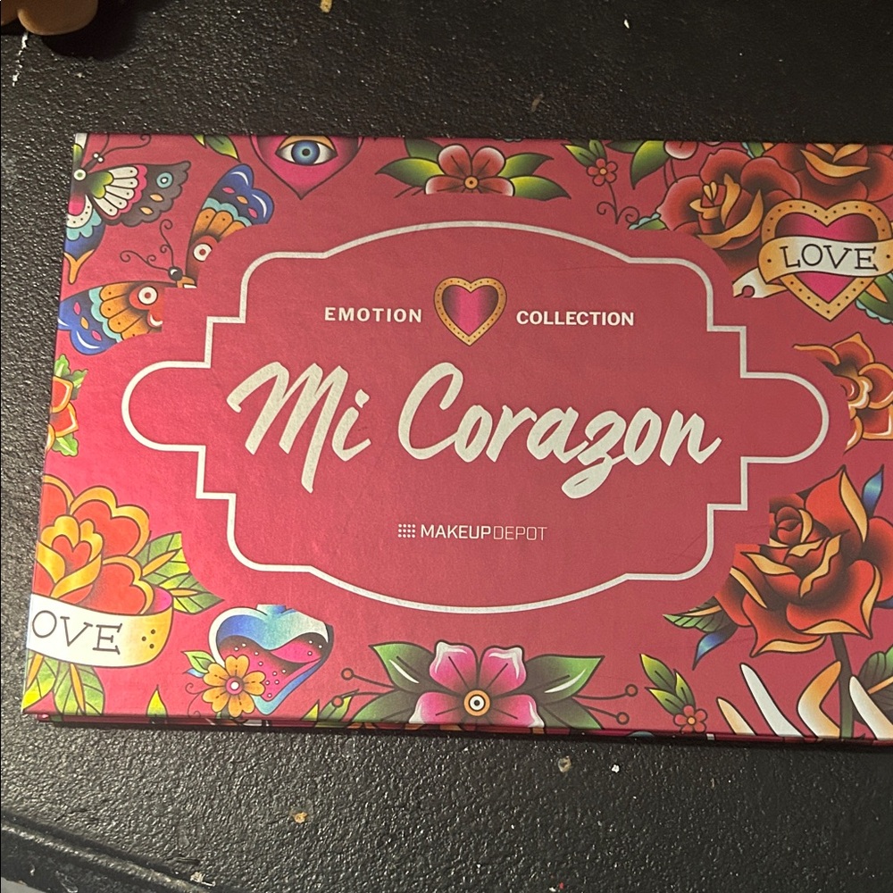 Mi Corazon Eyeshadow Palette - Vibrant Colors